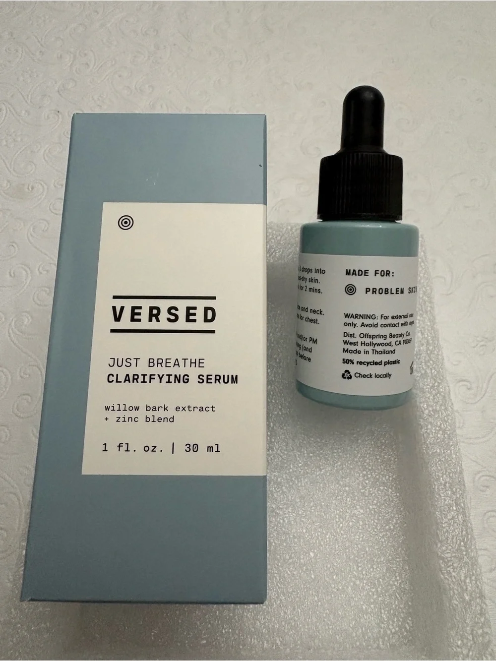 Versed Just Breathe Clarifying Serum — Light Blue